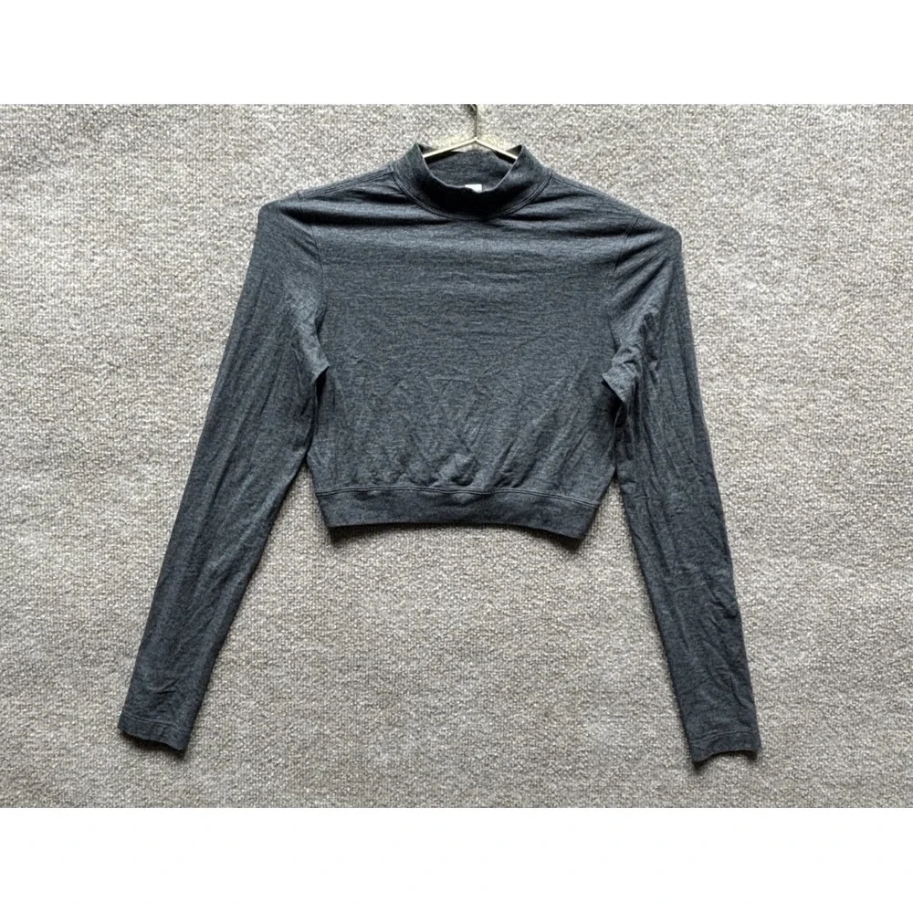 Lululemon Long Sleeve Cropped Mock Neck Shirt Womens‎ 6 Gray EUC Athleisure Yoga